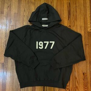 FEAR OF GOD ESSENTIALS SS22 IRON 1977 HOODIE